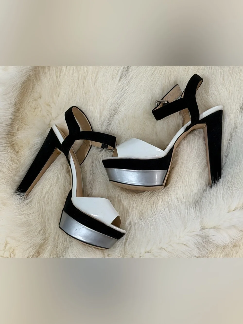 LUICHINY Platform 6 Inch Heels In Black & White Color Block Size 9 Worn ONCE
